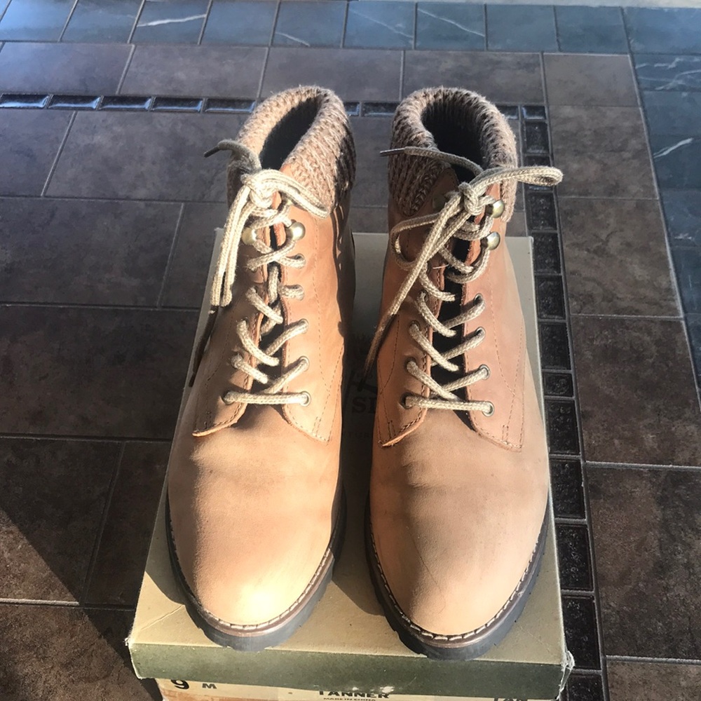 Lace up boots